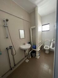 Blk 221 Bukit Batok East Avenue 3 (Bukit Batok), HDB Executive #576155001